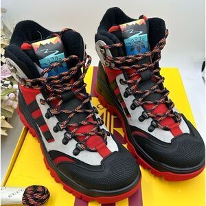 Men’s Gucci X Adidas, lace up trainer boots size 9, made in Italy